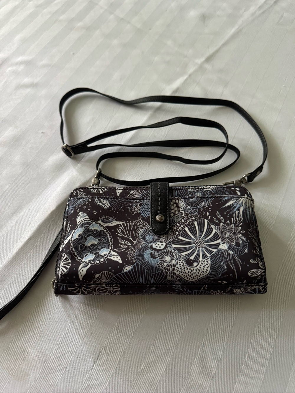 Crossbody Wallet Purse midnight sea print by Sakroots NWOT